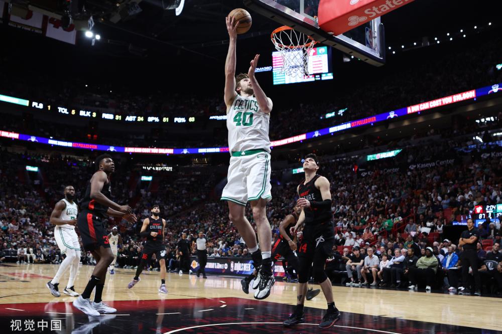 队员们在场 队员们在场