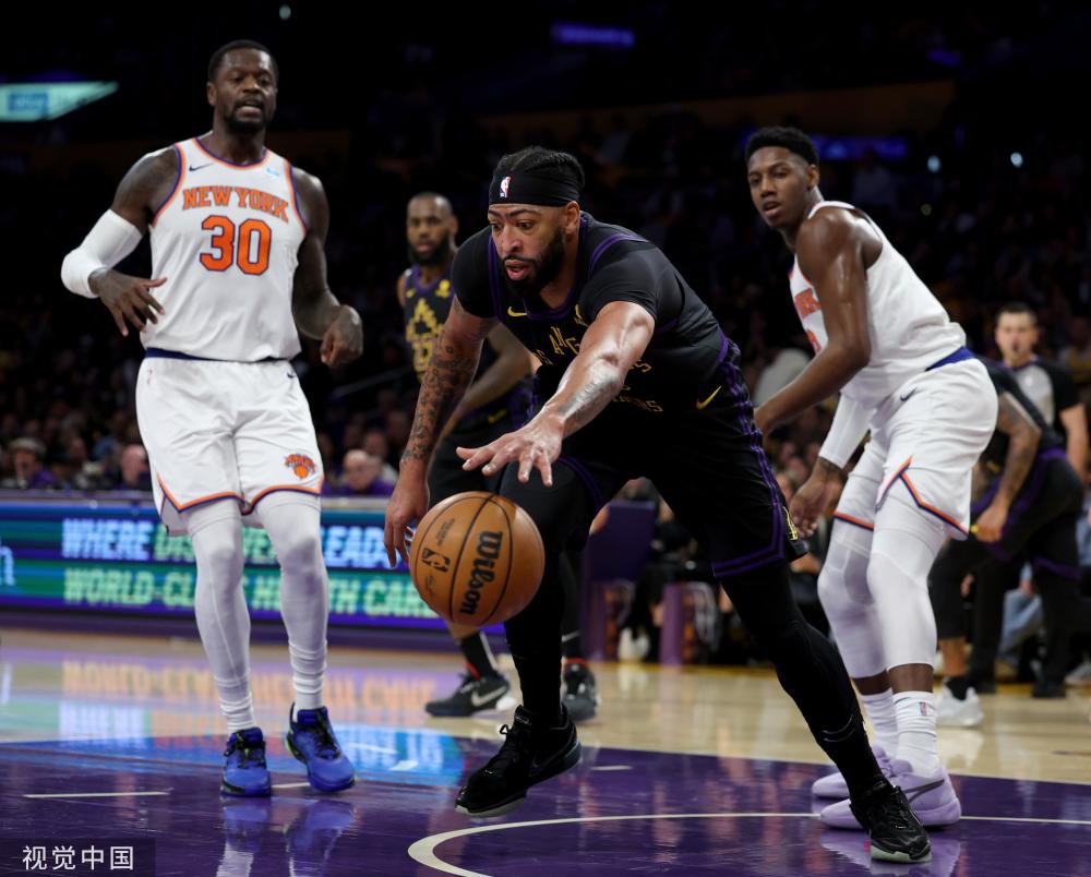 足球市场中 足球市场中